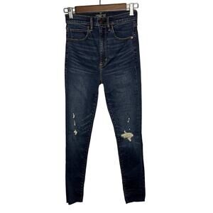 AF Abercrombie and Fitch Ultra High Rise Super Skinny Jeans Size 25 / 0 Short